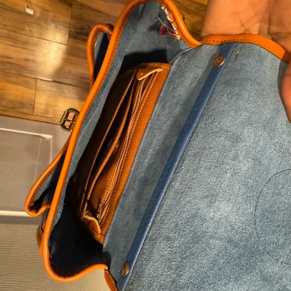 Dooney& bourke - Picture 3 of 4